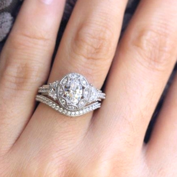 925 Sterling Silver Oval Cut Halo Ring Set